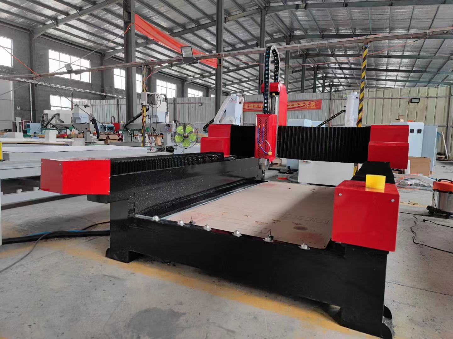 重型石材機(jī)幫客戶掙錢的利器