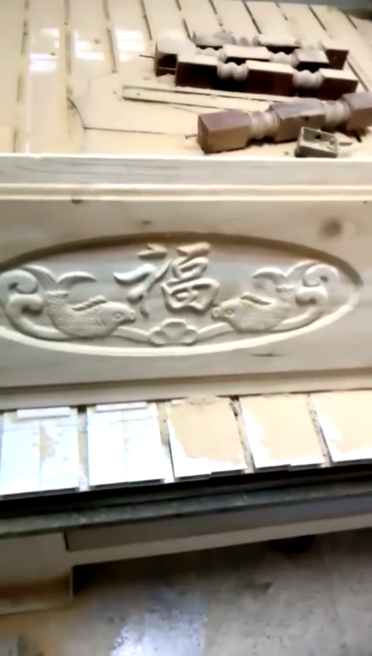 一拖三木雕加工中